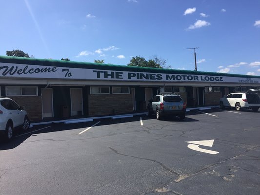 Pines Motor Lodge Westbury
